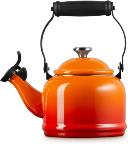 Miniatura 4 de Le Creuset Juego de 2 tazas de esmalte en acero con acabados metálicos y cerámica, 1.25 cuartos de galón de agua y (2) tazas de 14 onzas, llama