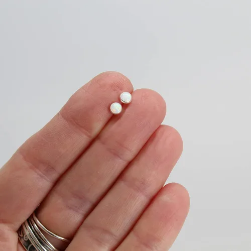 Miniatura 25 de Aretes de tuerca con piedras preciosas para mujeres y niñas, bisel redondo de 0.157 in de plata esterlina 925
