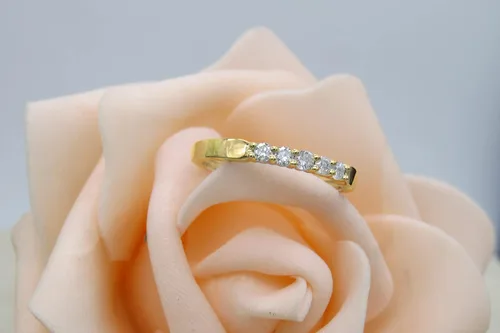 Miniatura 163 de Dazzlingrock Collection Anillo de boda redondo de 5 piedras preciosas o diamantes para mujer en oro macizo de 10 K/14 K/18 K