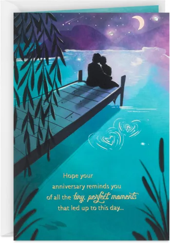 Tarjeta de aniversario de Hallmark para pareja (Momentos perfectos)