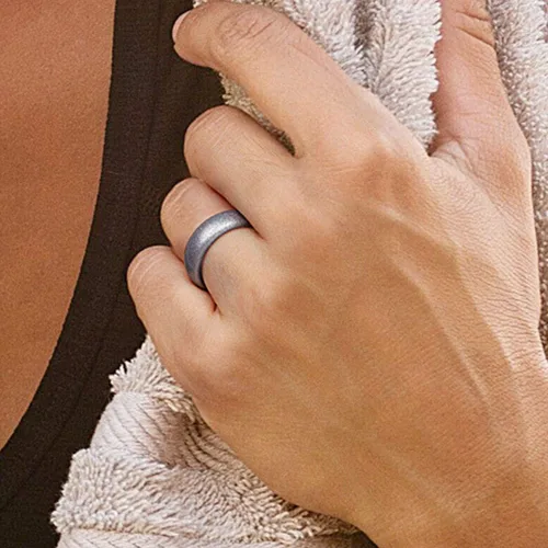Miniatura 3 de ROQ - Anillo de boda de silicona para mujeres, alianzas de boda de goma asequibles, con purpurina y metálicos, oro rosa, plata, negro, azul