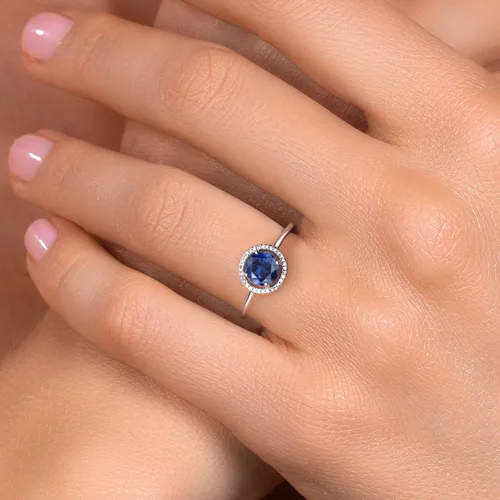 Miniatura 33 de Gem Stone King Anillo de compromiso de boda de oro blanco de 10 quilates con piedra natal y halo de diamantes Redondo de 0.236 in Anillo de oro