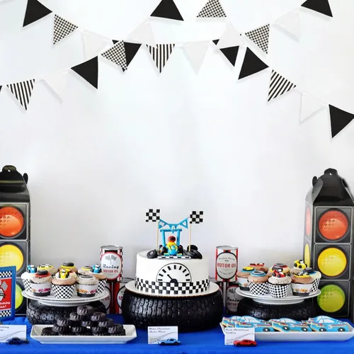 Miniatura 6 de GCQQ Banderines blancos y negros de 40 pies para decoración de fiesta, 42 unidades, pancarta grande de tela a rayas y cuadros, guirnalda de tela