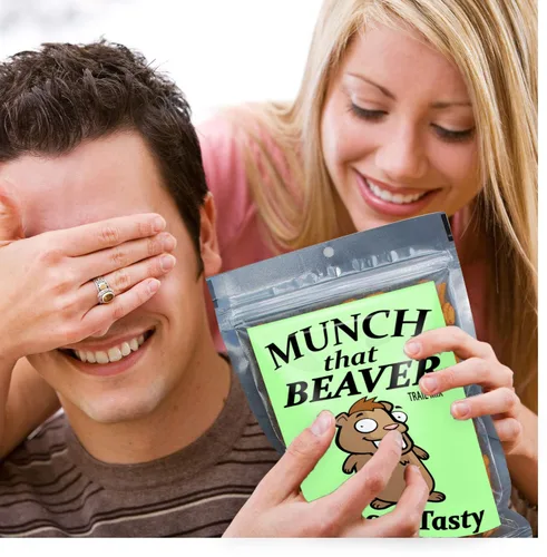 Miniatura 5 de Munch That Beaver Trail Mix - Ideas de regalo únicas para amigos, divertidos regalos de broma de castor para hombres y mujeres, rellenos