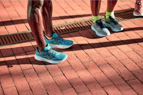 Miniatura 5 de Saucony Men's Bolt RunDry Performance No-Show Multi-pack Socks