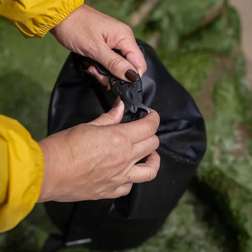 Miniatura 7 de Ho Stevie! Bolsa seca impermeable resistente - Mantiene tus cosas secas, en viajes de surf, campamento o cualquier aventura (negro, 5L)