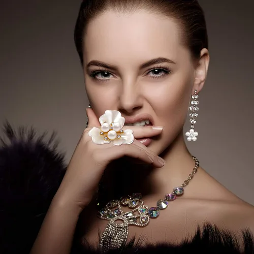 Miniatura 7 de Hicarer 22 Pieces Pearl Rhinestone Buttons Rhinestone Faux Pearl Embellishments Brooch Alloy Floral Pendants for Jewelry Making Party Wedding Bridal