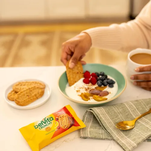Miniatura 9 de belVita Galletas de barras de desayuno, naranja arándano, 8 paquetes (4 galletas por paquete)