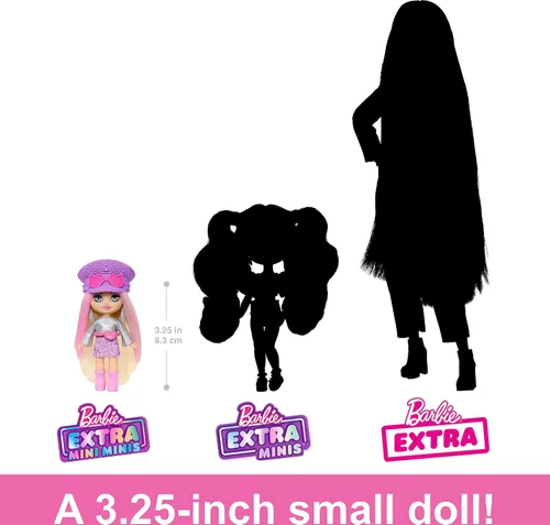 Miniatura 5 de Barbie Muñeca de viaje extra Mini Minis con pelo rosa y rubio, parte superior con flecos, mini skit pastel y accesorios temáticos del desierto