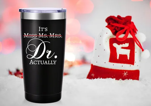 Miniatura 4 de AMZUShome Vaso de viaje con texto en inglés "It's Miss Ms Mrs Dr Really Mug.Doctor, Doctor Retirement, Medical School Graduations", Negro