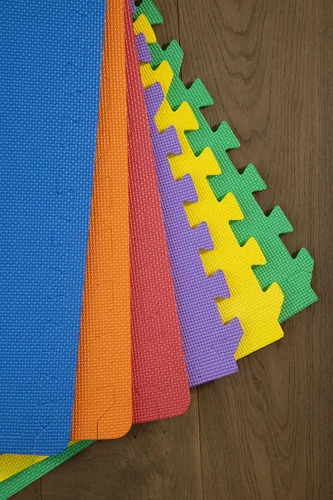 Miniatura 3 de Tapete de entrenamiento con baldosas de espuma entrelazados para pisos de gimnasios. Excelente para pilates, yoga, aeróbica, cardio, entrenamiento