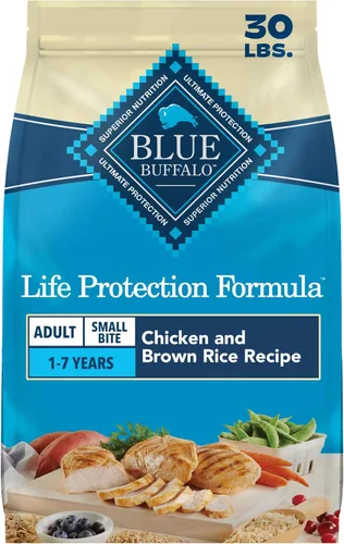 Blue Buffalo - Alimento seco Life Protection de fórmula natural para perros adultos de raza pequeña, con mordiscos pequeños, ayuda a desarrollar y