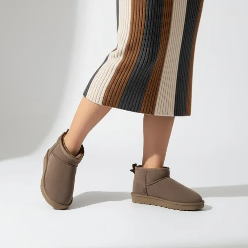 Miniatura 41 de CUSHIONAIRE, Hip 2 - Botas de nieve de gamuza auténtica para mujer, sin cordones, con cómodo forro de piel de oveja sintética + espuma viscoelástica
