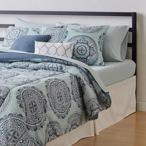 Miniatura 2 de Amazon Basics - Juego de cama de 10 piezas, microfibra suave y fácil de lavar, Bed-in-a-Bag; tamaño estándar o Queen, diseño medallón de espuma