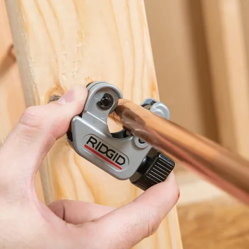 Miniatura 9 de Ridgid - CC247 RIDGID 40617 Modelo 101 Cortador de Tubos para Espacios Reducidos, Cortador de Tubos de 1/4 pulgada a 1-1/8 pulgadas Plateado