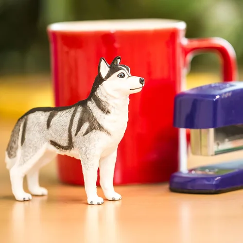 Miniatura 7 de Safari Ltd. Figura de Husky Siberiano – Figura detallada de plástico de 3.25 pulgadas – Divertido juguete educativo para niños, niñas y niños a