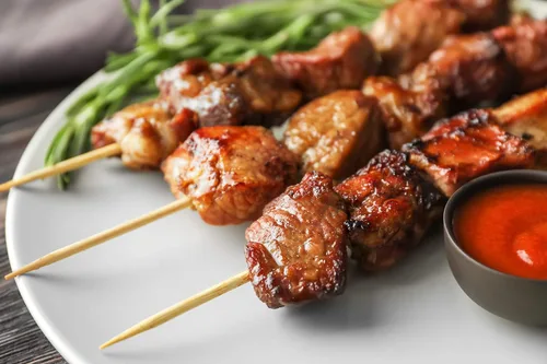 Miniatura 8 de DecorRack Pinchos de bambú natural de 6 pulgadas, 100 pinchos de madera para asar a la parrilla, barbacoa, aperitivos, frutas, smores, cóctel