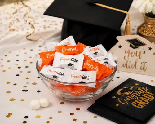 Miniatura 4 de Fun Express Buttermints de graduación envueltas individualmente, 108 piezas de caramelo de menta naranja para recuerdos de fiesta y buffet