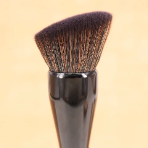 Miniatura 4 de Brocha de maquillaje en ángulo para base de polvo