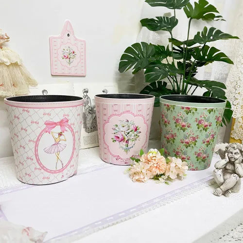 Miniatura 3 de Bote de basura rosa con lazo de cuero para dormitorio, contenedor de basura redondo impermeable con patrón de bailarina de ballet para dormitorio