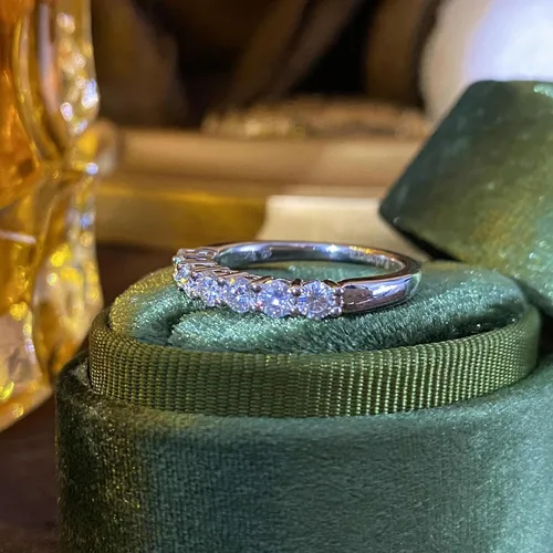 Miniatura 9 de IRROYA Anillos de boda de moissanita genuina para mujer, 7 piedras, corte redondo, 0.70 quilates, anillos de boda de moissanita para mujer, chapados