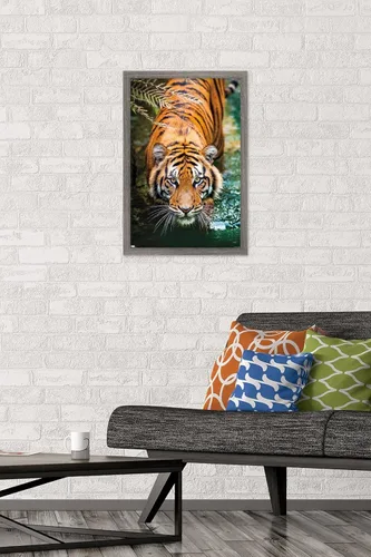 Miniatura 2 de Trends International Tiger - Póster de pared de agua, 14.725 x 22.375 pulgadas, versión enmarcada de madera de granero