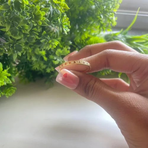 Miniatura 6 de Anillo de boda alternativo de granate y diamante blanco para mujer, anillo de aniversario de media eternidad con acabado de oro de 14 quilates