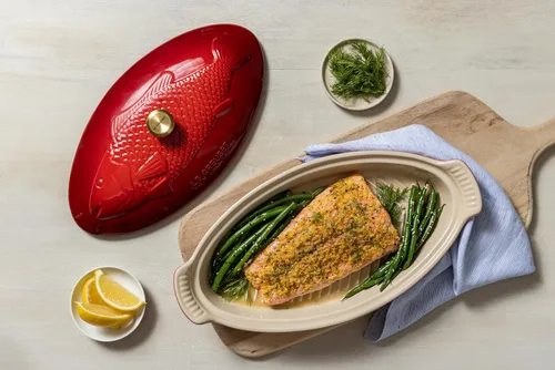 Miniatura 7 de Le Creuset - Cacerola de cerámica Heritage para pescado, 1.7 cuartos de galón, Marsella Marseille