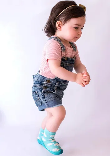 Miniatura 3 de Nuby Snekz - Calcetines de goma para primeros pasos, M, Nubes