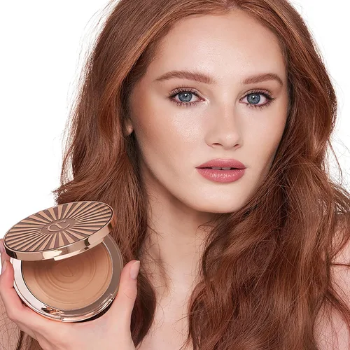 Miniatura 5 de Charlotte Tilbury Beautiful Skin Face Makeup & Body Cream Bronzer - Hydrating Hyaluronic Acid & Pro Vitamin D3 to Blur for a Sun-Kissed Glow - Up to