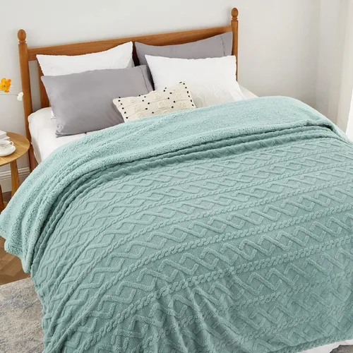 Miniatura 29 de Bedsure Gentlesoft - Manta de forro polar Sherpa para sofá, mullida y acogedora manta de jacquard para mujer, regalo de Navidad, gruesa y cálida
