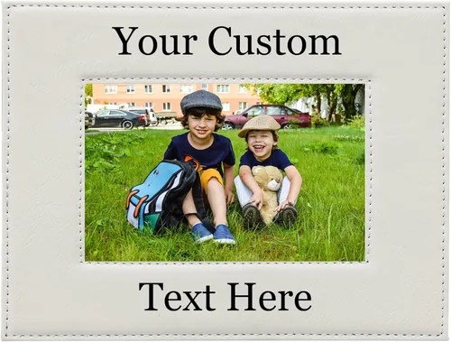 Miniatura 11 de Marco de fotos de piel sintética de cuero sintético grabado para añadir tu texto personalizado para colgar o en la mesa, marco de fotos familiares
