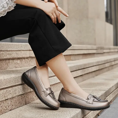 Miniatura 8 de Artisure Mocasines de cuero clásicos y cómodos para mujer, estilo casual, con borlas, bonitos zapatos de vestir para el trabajo, oficina, zapatos