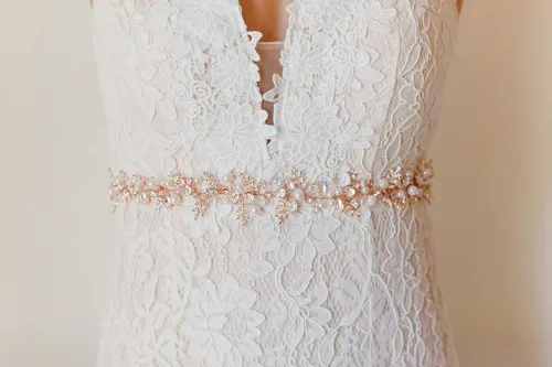 Miniatura 8 de SWEETV Cinturón nupcial de oro rosa con diamantes de imitación Cinturón de vestido de novia hecho a mano Hoja con cuentas Faja de, Oro Rosa