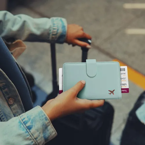 Miniatura 7 de Foreate Cartera para pasaporte con cremallera, cartera de viaje con ventana de identificación, funda de pasaporte, tarjetero con bloqueo RFID, Verde