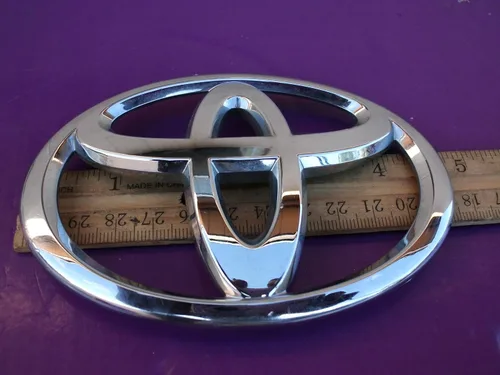 Miniatura 3 de TOYOTA Accesorios originales 75431-02080 Emblema para puerta trasera