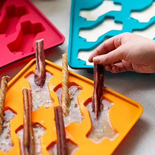 Miniatura 6 de Messy Mutts Molde de silicona enmarcado para paletas Bandeja de 10 x 10 pulgadas 6 golosinas fáciles de llenar por bandeja Líneas de llenado