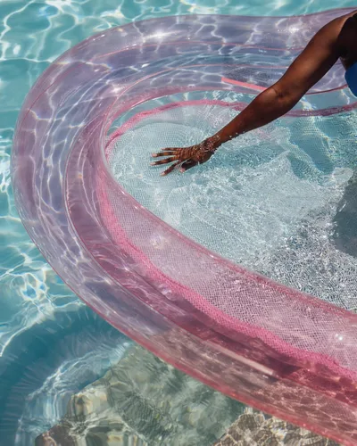 Miniatura 5 de FUNBOY Hamaca de agua original de corazón transparente con flotador de malla para piscina, perfecta para fiestas de verano en la piscina