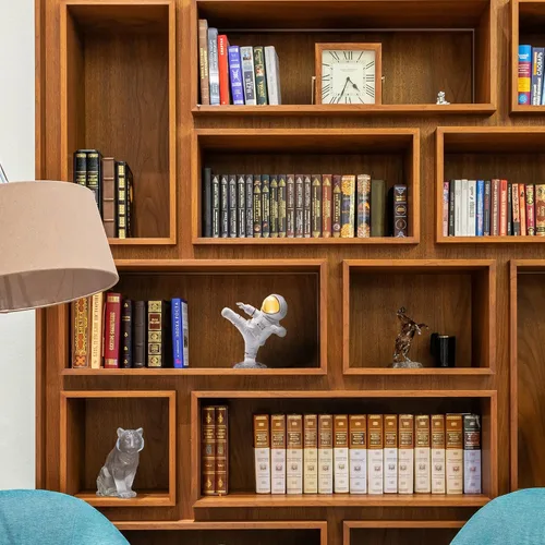 Miniatura 7 de Estatua de astronauta para decoración de escritorio y oficina, mini figuras espaciales para estantes, juegos y decoración de habitación de hombres