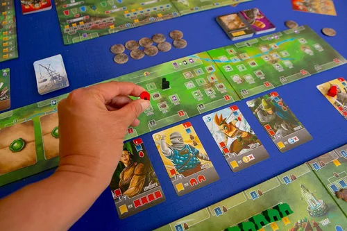 Miniatura 4 de Renegade Game Studios Paladins of The West Kingdom - Juego de mesa de estrategia, 1-4 jugadores, colocación de trabajadores, mayores de 12 años