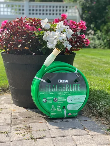 Miniatura 5 de Flexon Featherlite - Manguera de jardín ultra flexible segura para agua potable de 5/8 pulgadas x 25 pies, resistente, resistente a las torceduras