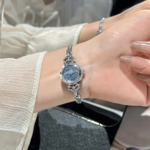 Miniatura 5 de CARLIEN Reloj de pulsera para mujer, pequeño, elegante, simple, de lujo, con esfera de perla, esfera de perla, ligero, correa de malla de acero