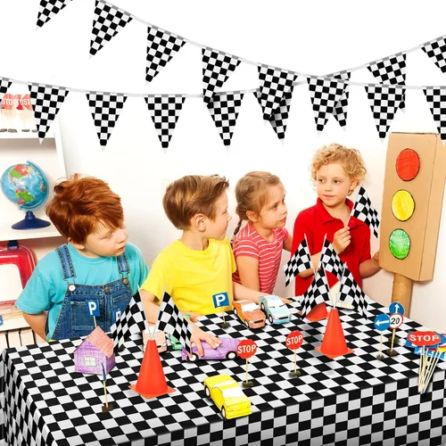 Miniatura 7 de Suministros de cumpleaños para fiesta de autos de carreras, tapete para correr de pista de carreras, mantel de carreras, pancarta a cuadros, 12