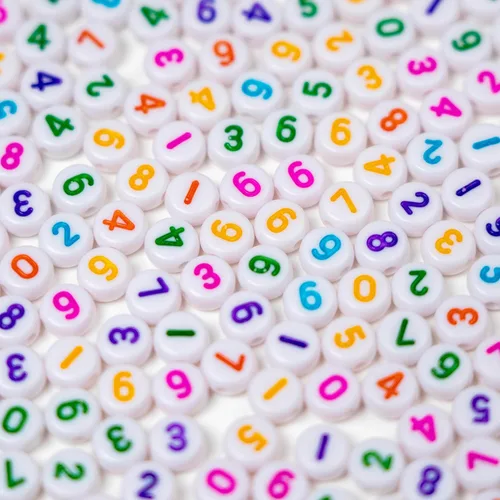 Miniatura 3 de Melius - 500 cuentas acrílicas de números para hacer joyas, collares DIY, llaveros, pulseras (4x7 redondas, coloridas)