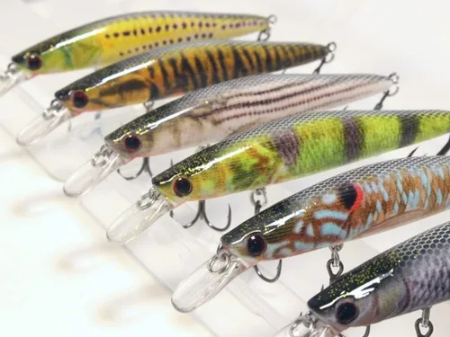 Miniatura 33 de Minnow Crankbait para pesca de lubina Señuelo de lubina Jerkbait Señuelos de pesca y caja de aparejos HC15KB