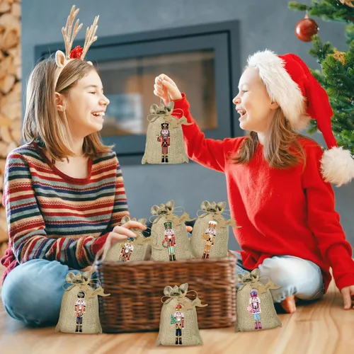 Miniatura 6 de BORAMDO Bolsas de Envolver de Lino Cascanueces de Navidad, 24 Piezas, Acuarela 12 Diseños, Pequeñas Bolsas de Dulces Golosinas para Suministros