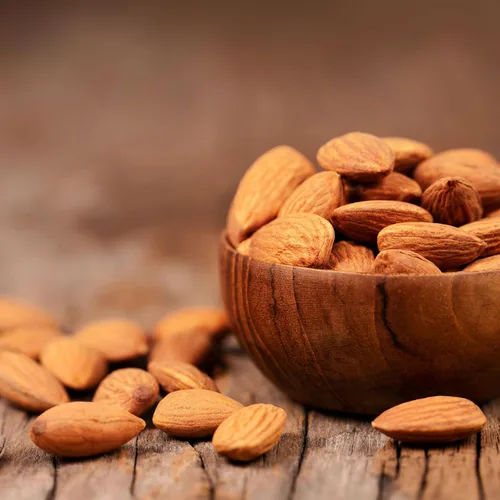 Miniatura 3 de Yupik Almendras Europeas Crudas Orgánicas, 2.2 lb, Sin OGM, Veganas, Sin Gluten, Buena Fuente de Proteínas, Fibra, Hierro y Calcio, Bajas