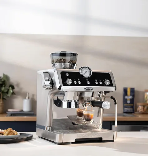 Miniatura 2 de De'Longhi La Specialista Máquina espresso con amoladora de sensores, sistema de calentamiento doble, sistema avanzado de latte y boquilla de agua