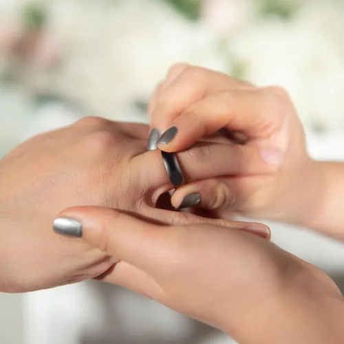 Miniatura 11 de King Will Alianza de boda de carburo de tungsteno para hombres y mujeres, anillos de promesa para parejas abovedados de alto pulido