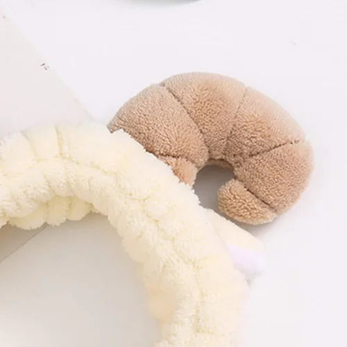 Miniatura 4 de STOBOK Diadema de felpa para el cuidado de la piel con diseño de cuerno de oveja para lavado facial, maquillaje y ducha, accesorio para el cabello